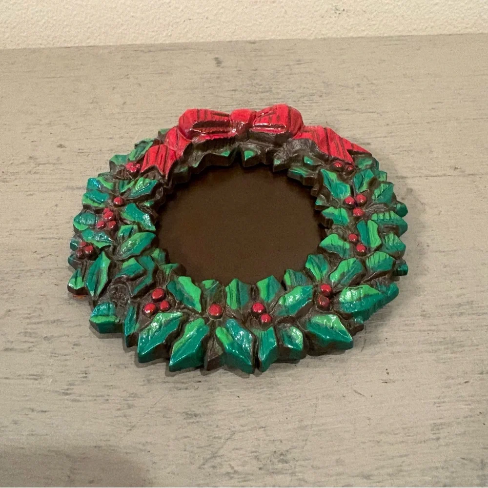 VTG Avon 1983 Christmas Wreath Photo Ornament
